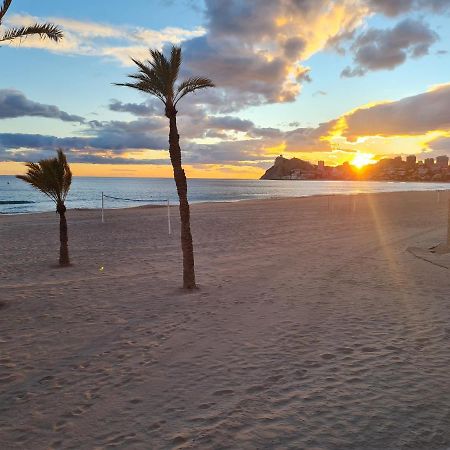 Sunny Morning Of Costa Blanca - Sunset Waves Benidorm Apartment Bagian luar foto